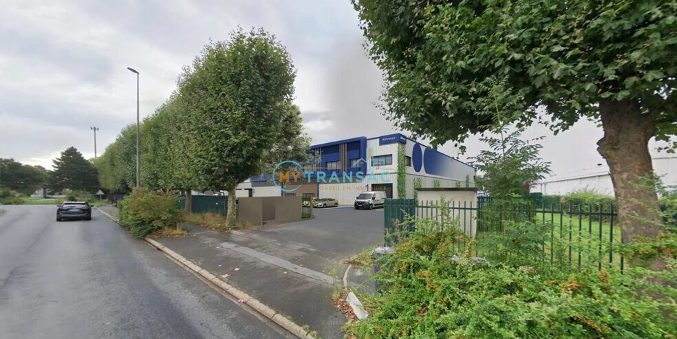 Flex dans Villejust à louer - Photo du bâtiment - Image 2 de 6