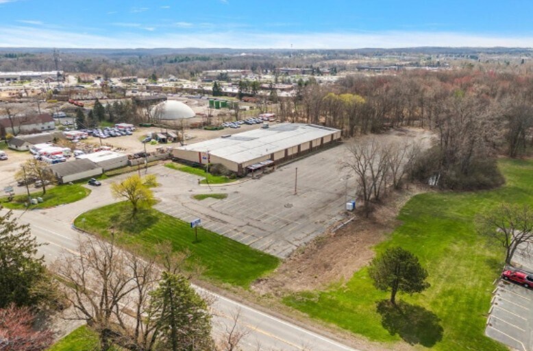 257 W Clarkston Rd, Lake Orion, MI à vendre Photo principale- Image 1 de 3