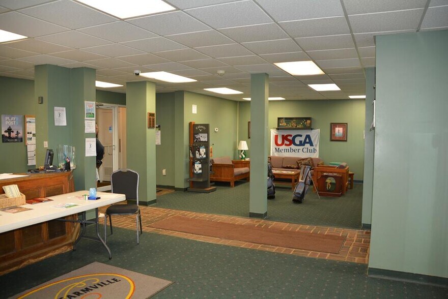 36 Wedgewood Dr, Farmville, VA à vendre - Photo du bâtiment - Image 2 de 40