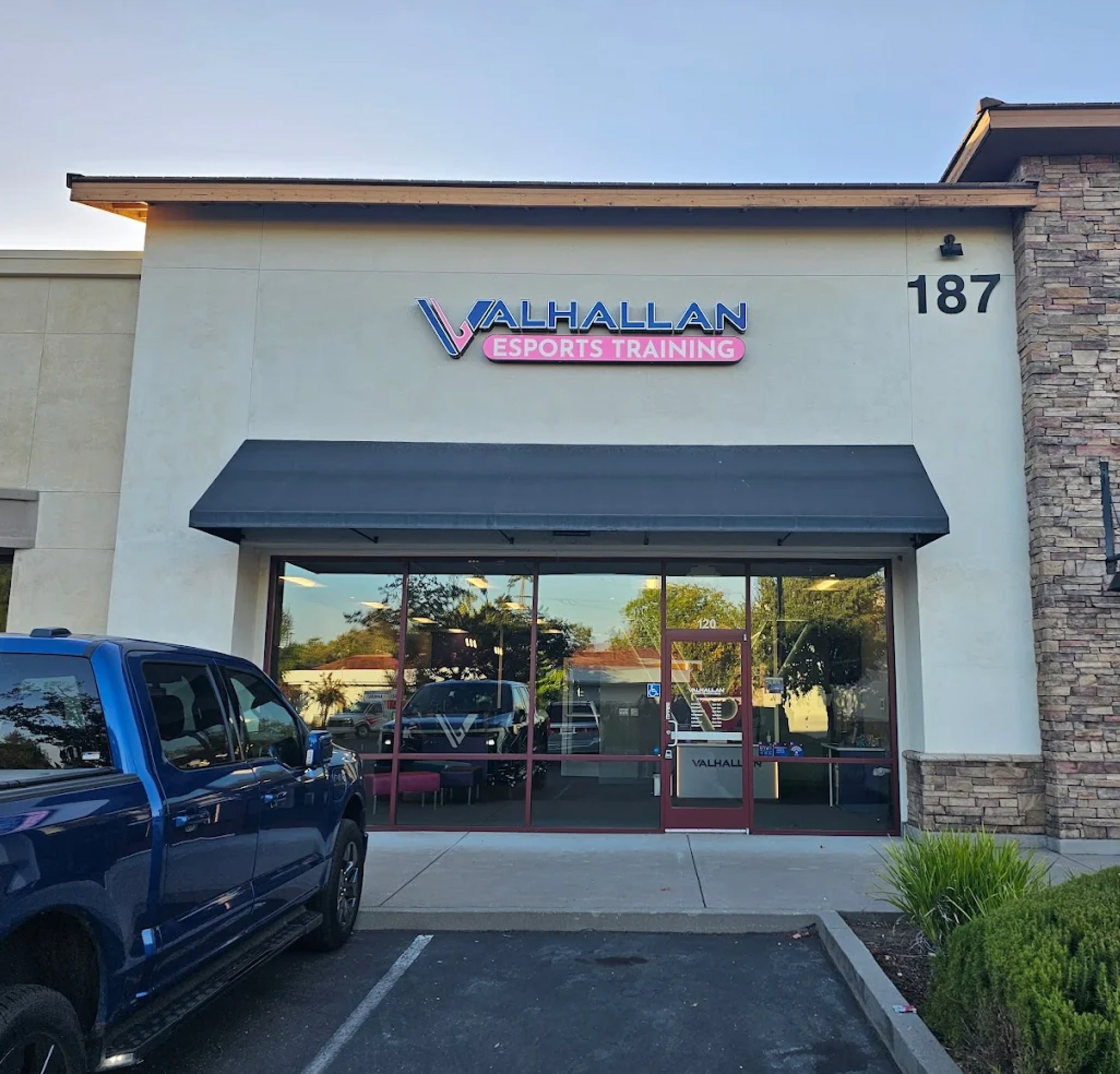 187 Blue Ravine Rd, Folsom, CA for lease Building Photo- Image 1 of 5