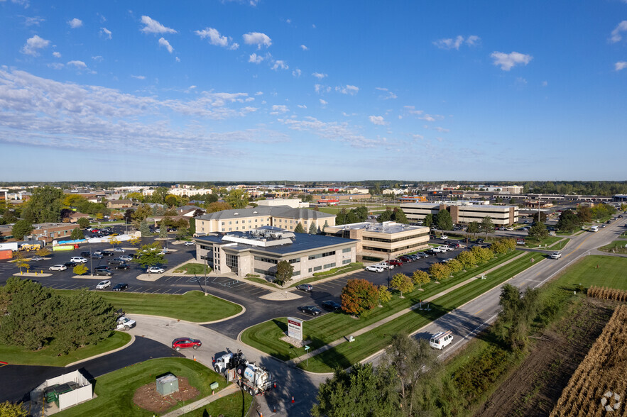 4800 Fashion Square Blvd, Saginaw, MI for lease - Aerial - Image 2 of 5