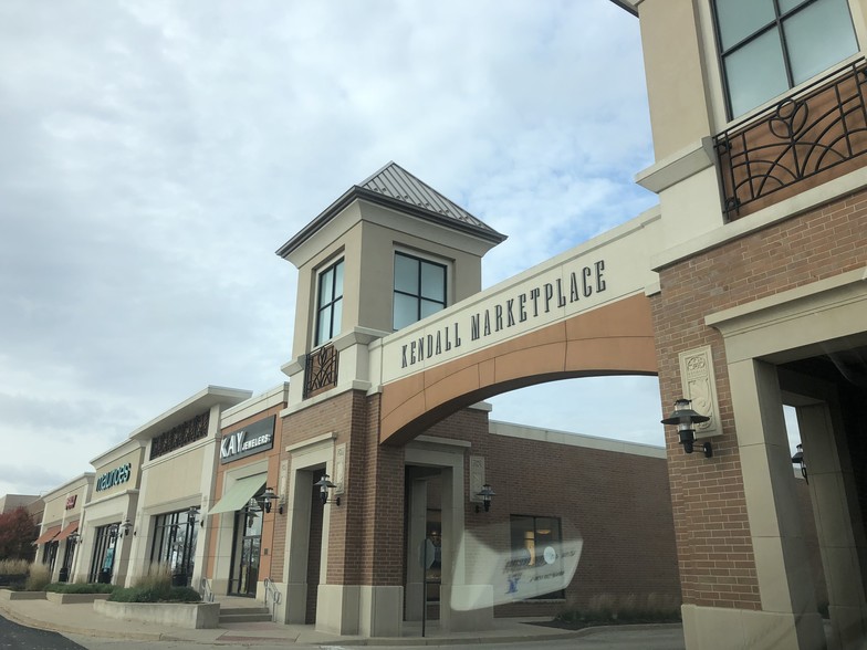 Route 34, Yorkville, IL à louer - Photo du bâtiment - Image 1 de 23