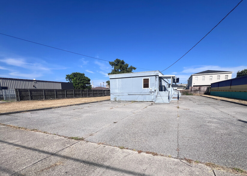 2701 N Hullen St, Metairie, LA à vendre - Photo du bâtiment - Image 1 de 3