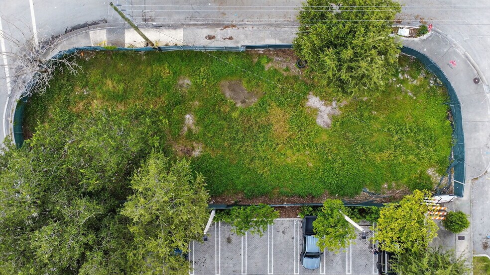 5434 NE Miami Ct, Miami, FL à vendre - Photo du bâtiment - Image 3 de 25