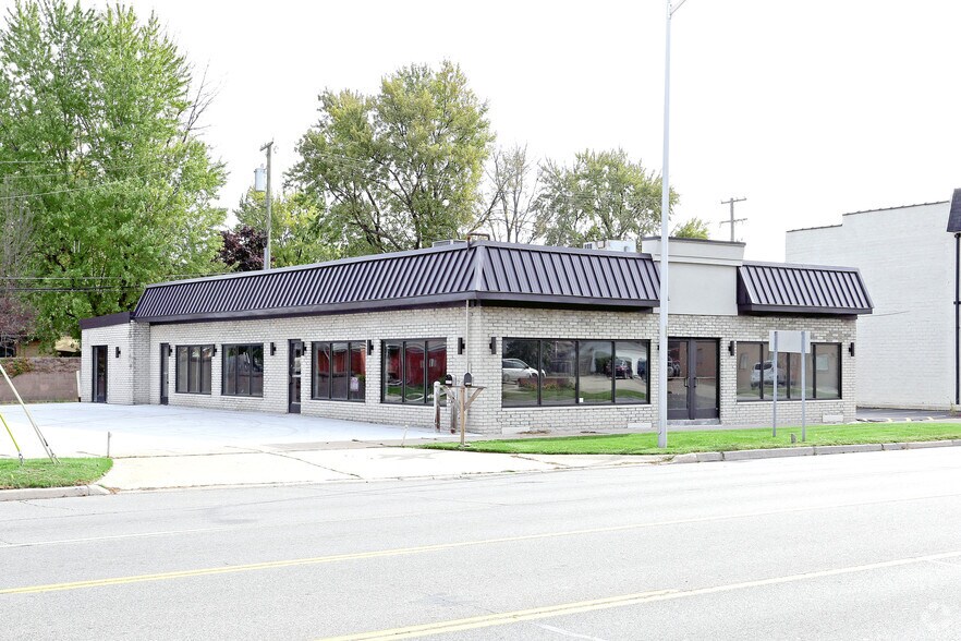 29350 Harper Ave, Saint Clair Shores, MI à vendre - Photo du bâtiment - Image 2 de 6