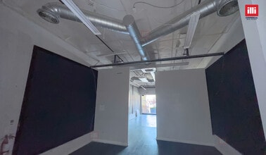 3637-3755 E Thousand Oaks Blvd, Thousand Oaks, CA à louer Photo du bâtiment- Image 2 de 6