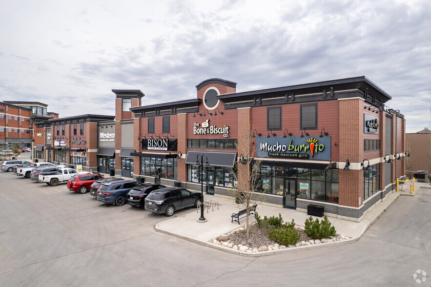 65 Bow St, Cochrane, AB for lease - Primary Photo - Image 2 of 3