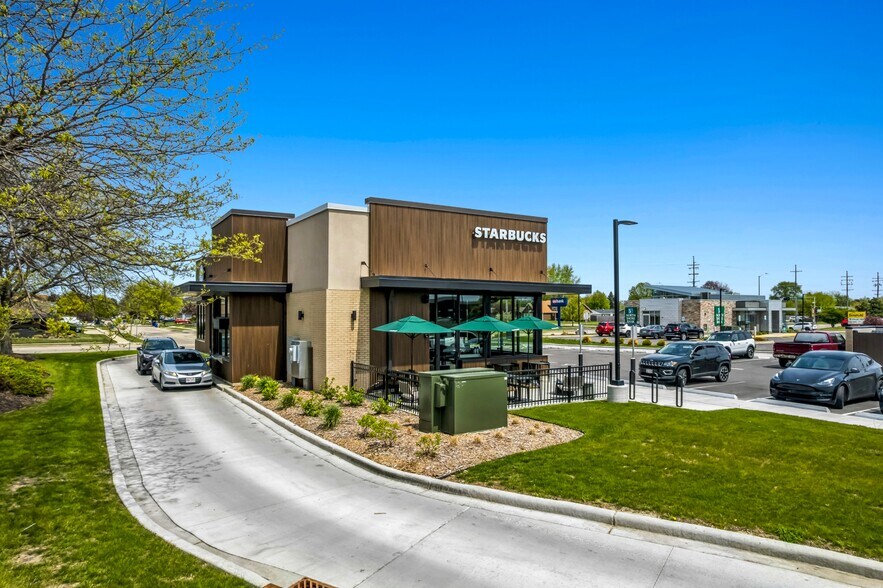 3355 80th St, Kenosha, WI for sale - Building Photo - Image 1 of 3