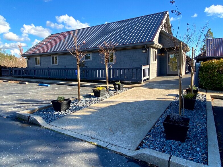 123 Margaret Ln, Grass Valley, CA à louer - Photo du bâtiment - Image 1 de 22