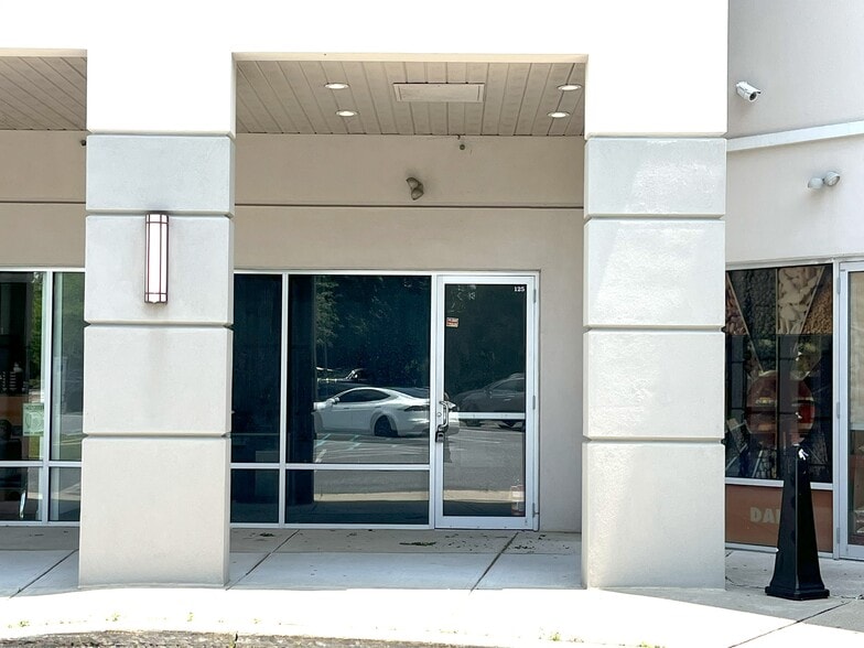 1102 Baltimore Pike, Glen Mills, PA for lease - Building Photo - Image 2 of 5