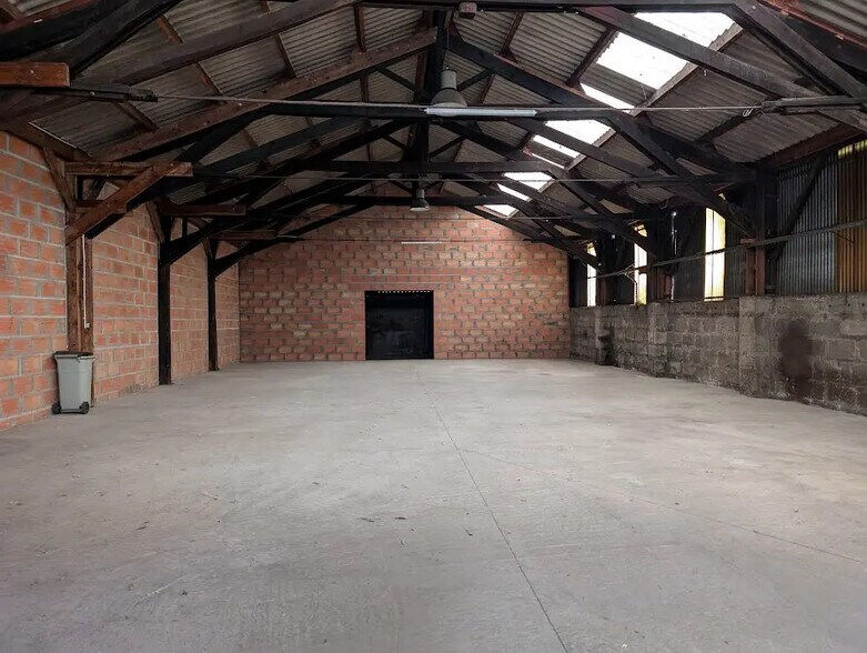 Industrial in Libourne for sale - Interior Photo - Image 2 of 3