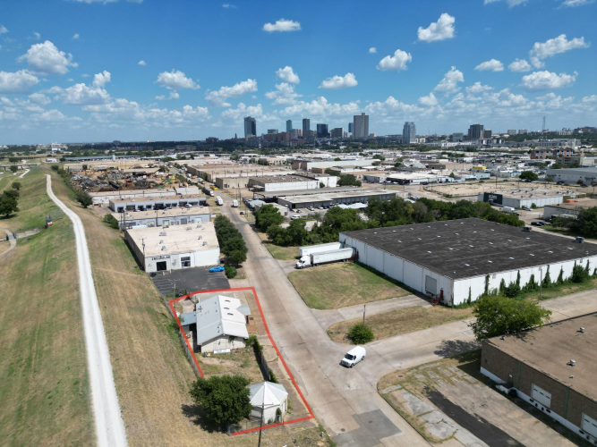 2828 Shamrock Ave, Fort Worth, TX for lease - Building Photo - Image 2 of 4