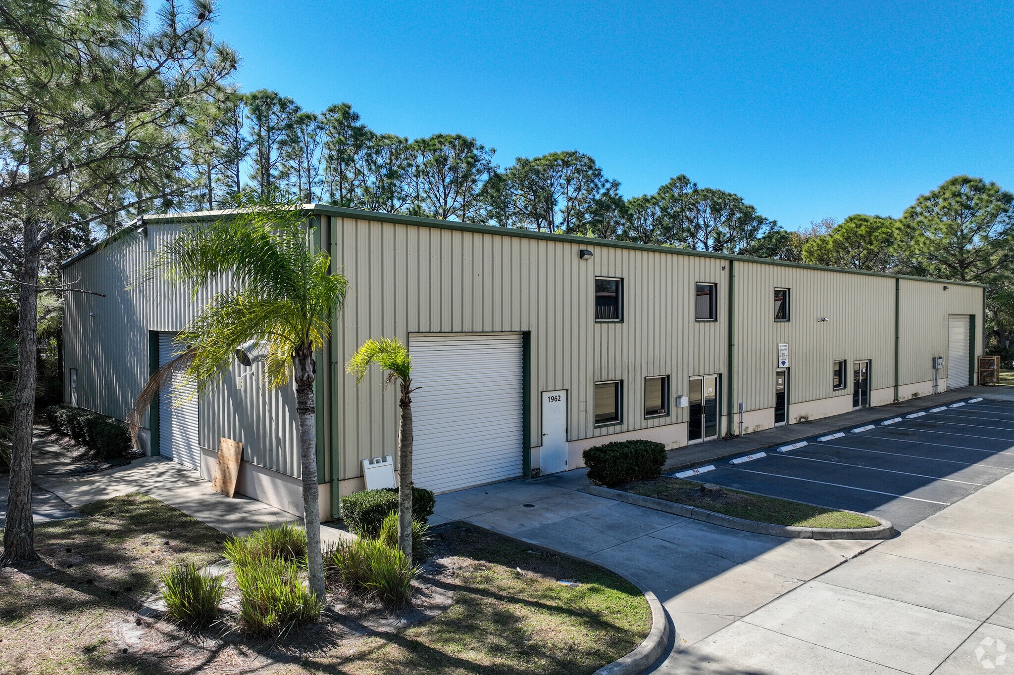 1944-1962 60th Pl E, Bradenton, FL for lease Primary Photo- Image 1 of 34