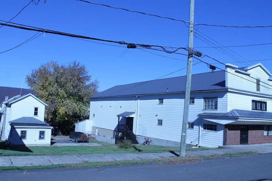 134-136 E Church St, Nanticoke, PA à vendre - Photo du bâtiment - Image 3 de 19