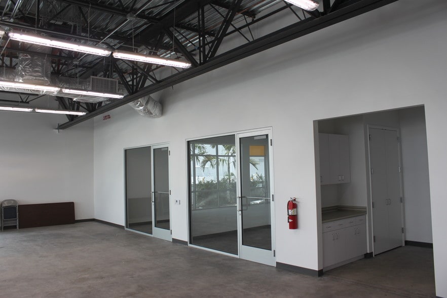 354 Hiatt Dr, Palm Beach Gardens, FL for lease - Interior Photo - Image 3 of 12