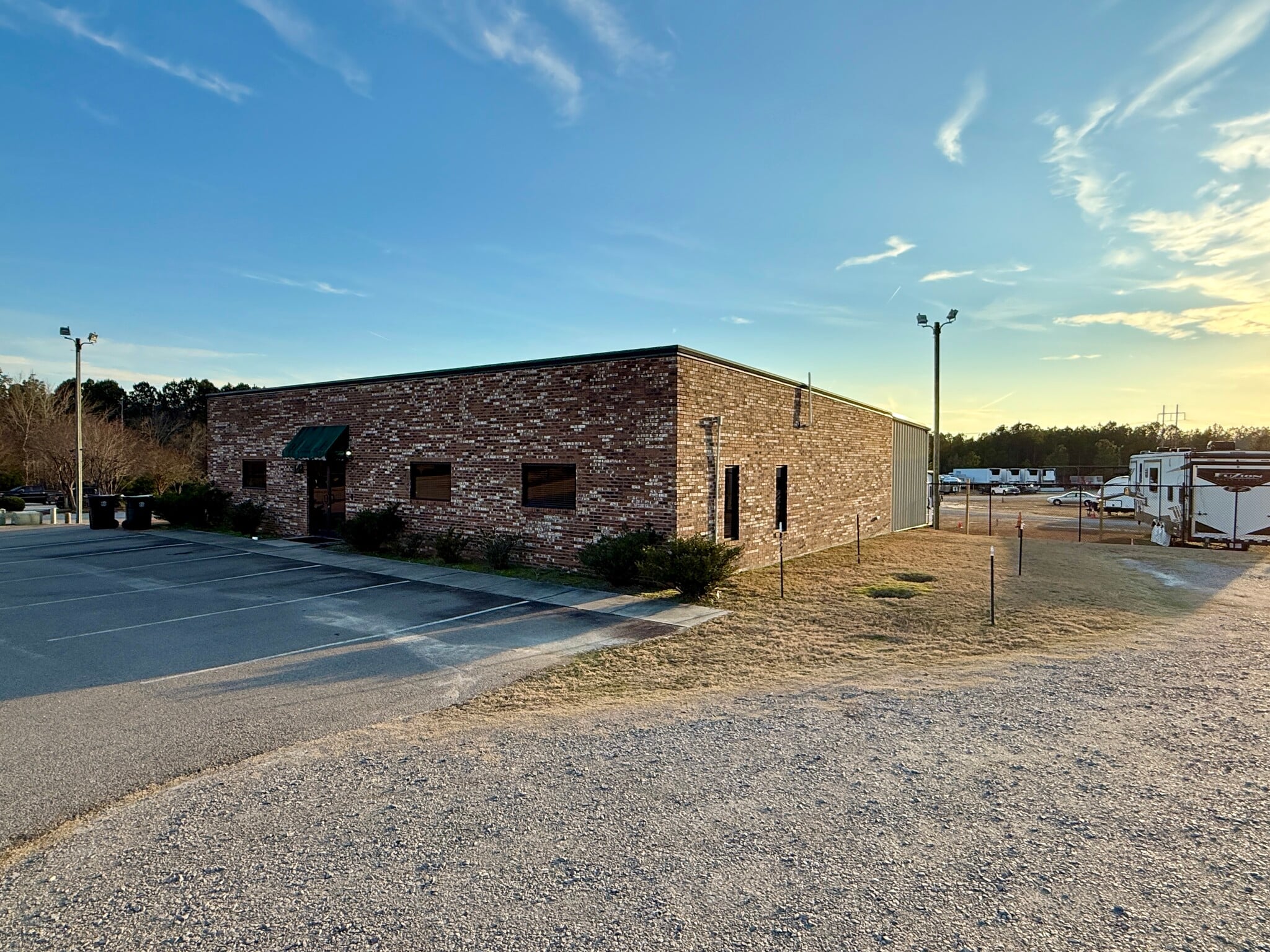 142 Aqua Shed Ct, Aberdeen, NC for lease Interior Photo- Image 1 of 16