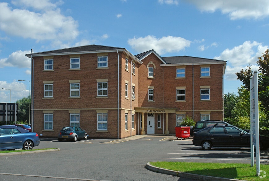 Eastern Way, Cannock for lease - Primary Photo - Image 1 of 3