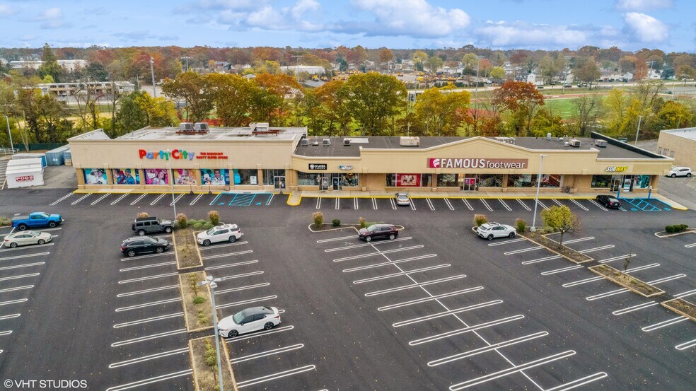 5500 Sunrise Hwy, Massapequa, NY à louer - Photo du bâtiment - Image 3 de 6