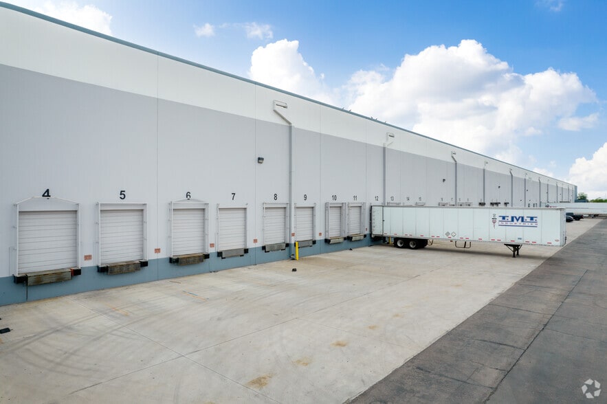 101 N 103rd Ave, Tolleson, AZ for lease - Building Photo - Image 3 of 3