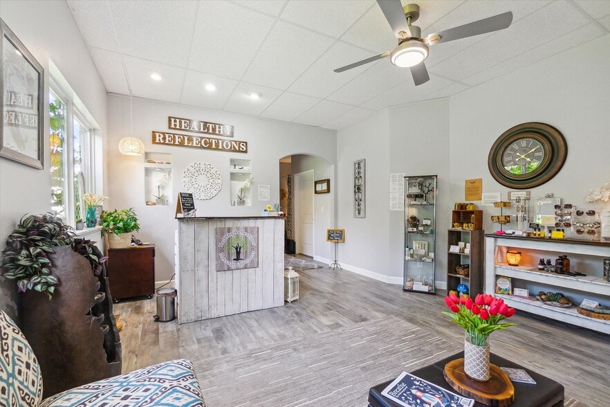 701 E State St, Saint Johns, MI for sale - Interior Photo - Image 3 of 18