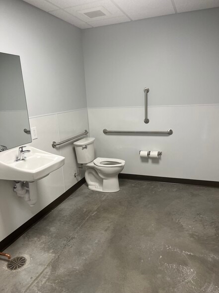 1170 S 29th St W, Billings, MT for lease - Interior Photo - Image 2 of 8