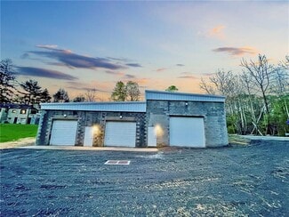 Plus de détails pour 1799 Triphammer Rd, South Park, PA - Industriel à vendre