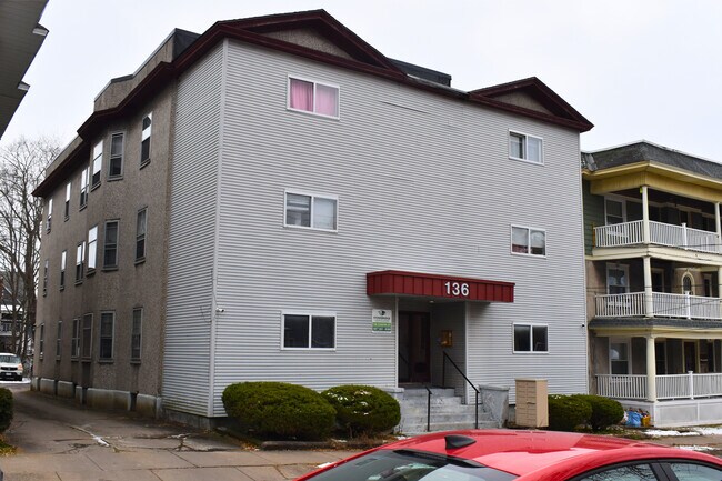 Plus de détails pour 136 Chapin St, Binghamton, NY - Multi-résidentiel à vendre