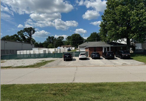 More details for 8465 Delport Dr, Vinita Park, MO - Industrial for Sale