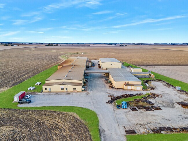 Plus de détails pour 5704 E 1700 North Rd, Danvers, IL - Industriel à louer