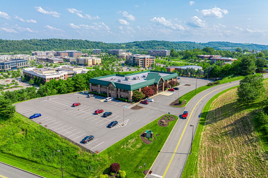 101 Hillpointe Dr, Canonsburg, PA for lease - Building Photo - Image 2 of 14
