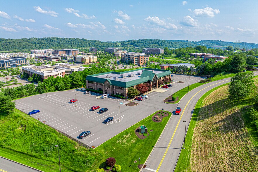 101 Hillpointe Dr, Canonsburg, PA à louer - Photo du bâtiment - Image 2 de 14