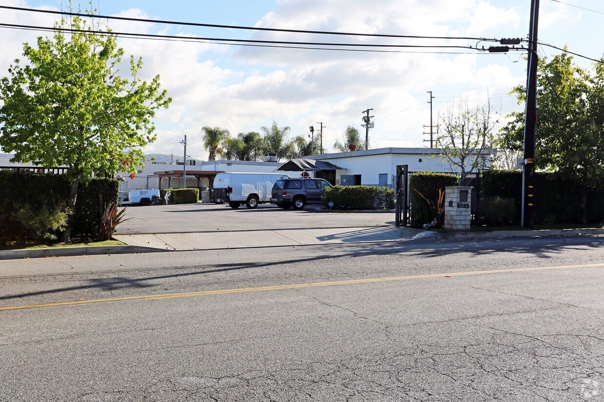 9515 Santa Fe Springs Rd, Santa Fe Springs, CA for lease Building Photo- Image 1 of 2