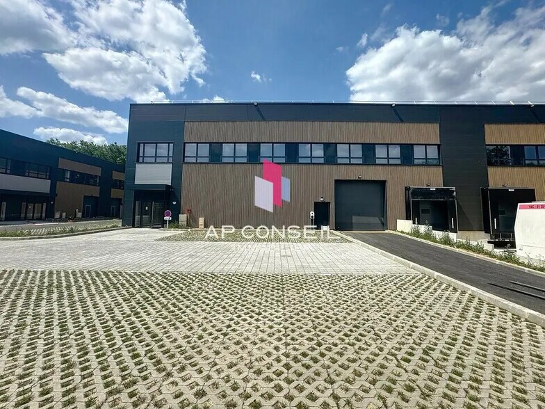 Flex dans Trappes à louer - Photo du bâtiment - Image 1 de 14