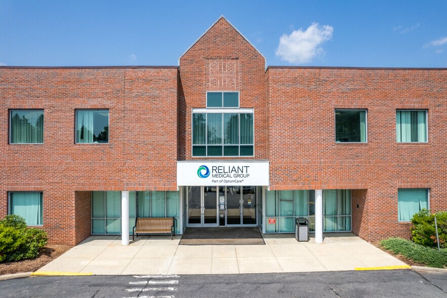 28-32 Newton St, Southborough, MA à louer - Photo du bâtiment - Image 2 de 11