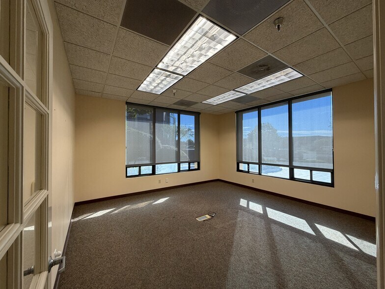 2401 Professional Pky, Santa Maria, CA à vendre - Photo du bâtiment - Image 3 de 3