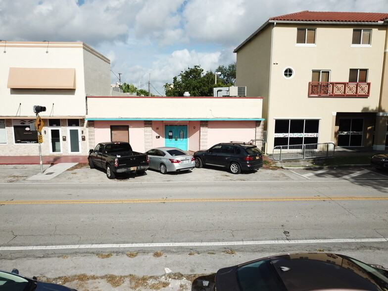 365 N Royal Poiciana Blvd, Miami Springs, FL à vendre - Photo du bâtiment - Image 1 de 1