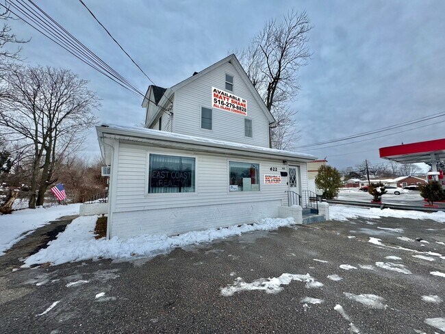 Plus de détails pour 622 Broadway, Amityville, NY - Commerce de détail à vendre