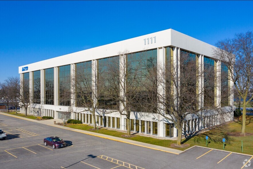 1111 E Touhy Ave, Des Plaines, IL à louer - Photo du bâtiment - Image 2 de 21