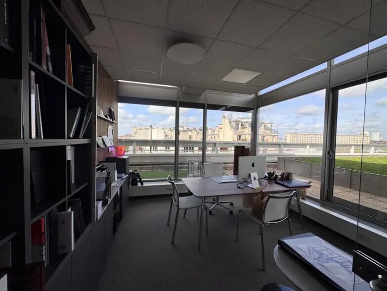 Office in Saint-Mandé for lease - Interior Photo - Image 2 of 15