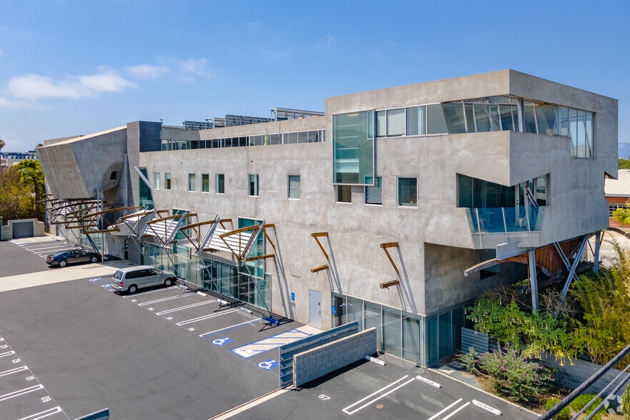 3535 Hayden Ave, Culver City, CA for lease - Building Photo - Image 1 of 9