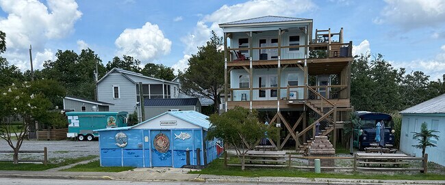 Plus de détails pour 316 Hodges St, Oriental, NC - Commerce de détail à vendre