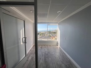 2615 Pacific Coast Hwy, Hermosa Beach, CA for lease Interior Photo- Image 2 of 7