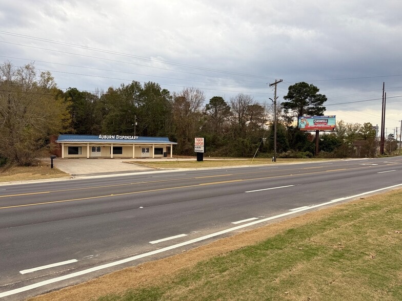 3713-3715 Pepperell Pky, Opelika, AL for sale - Building Photo - Image 2 of 10