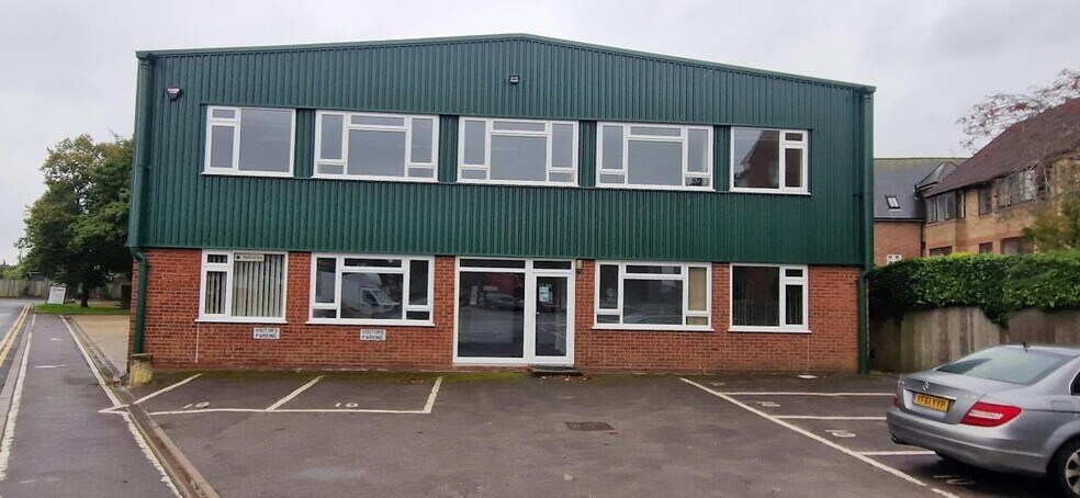 Southampton Rd, Ringwood à louer - Photo du bâtiment - Image 2 de 36