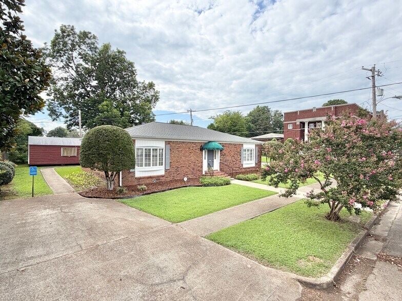 105 N Hickory St, Aberdeen, MS à vendre - Photo du bâtiment - Image 3 de 32