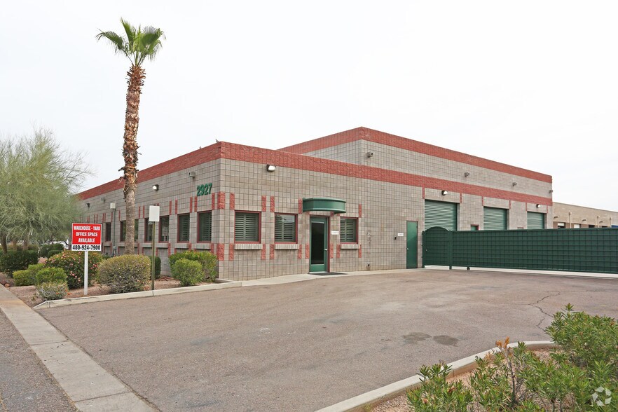 2927 - 2939 N. Norfolk, Mesa AZ 85215 portefeuille de 2 propriétés à vendre sur LoopNet.ca - Photo principale - Image 1 de 9
