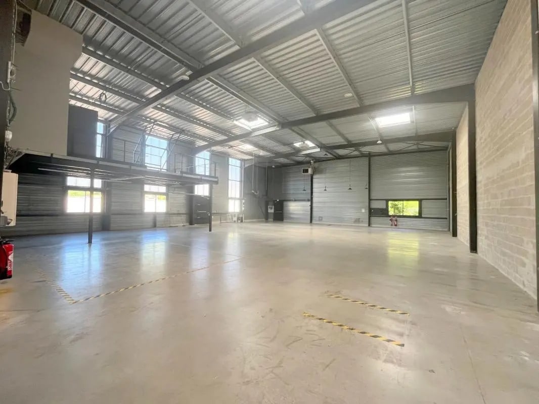 Industrial in Sartrouville for sale Building Photo- Image 1 of 16