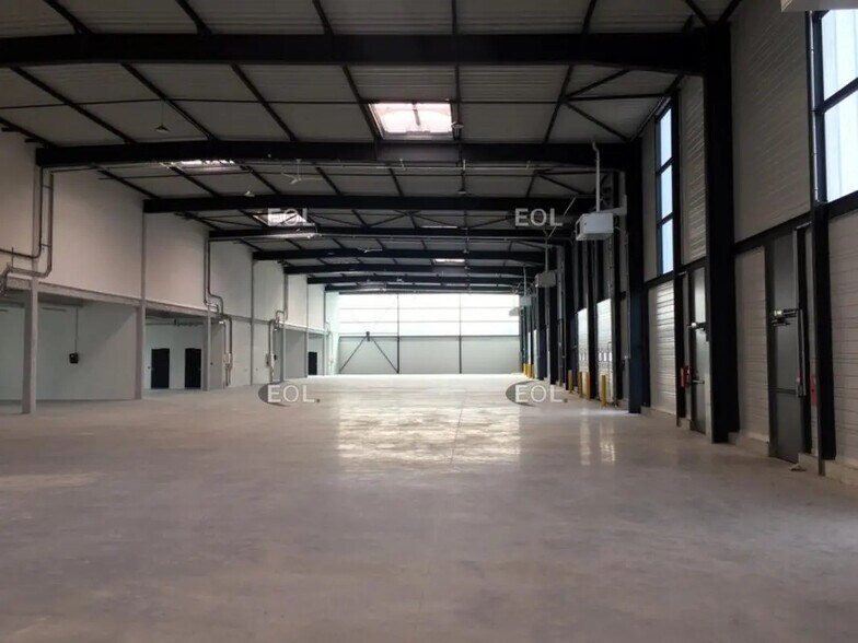 Flex in Bonneuil-sur-Marne for lease - Building Photo - Image 2 of 4