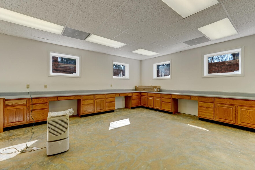 601 W Harrison St, Reidsville, NC for sale - Building Photo - Image 2 of 33