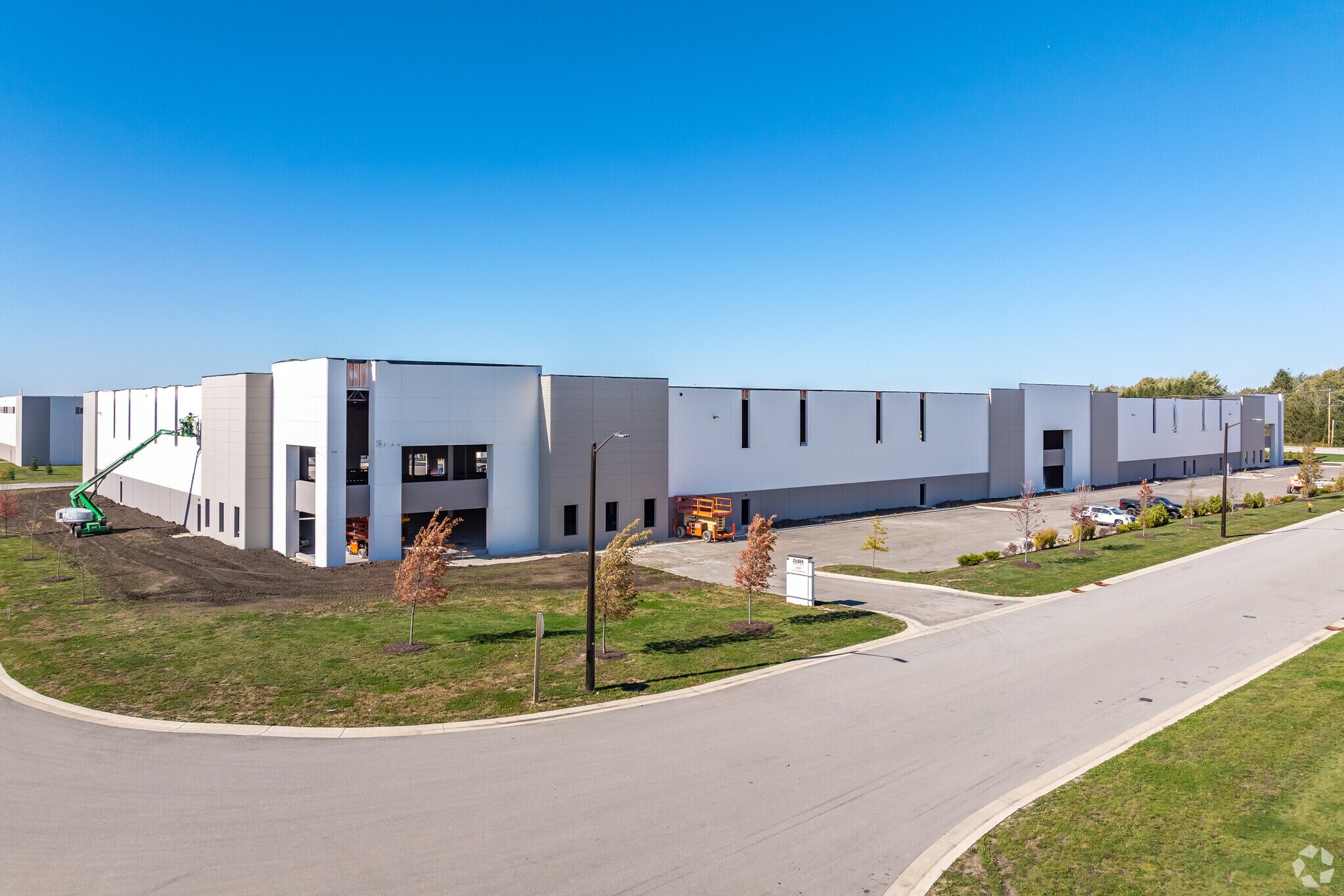 4300 Carly Ave, Caledonia, WI for lease Primary Photo- Image 1 of 6